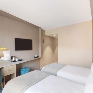 Family Queen Room Two Single Beds